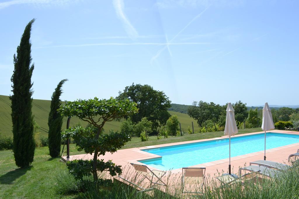 Bed and Breakfast Au Mas Des Calmettes Parisot  Exterior foto