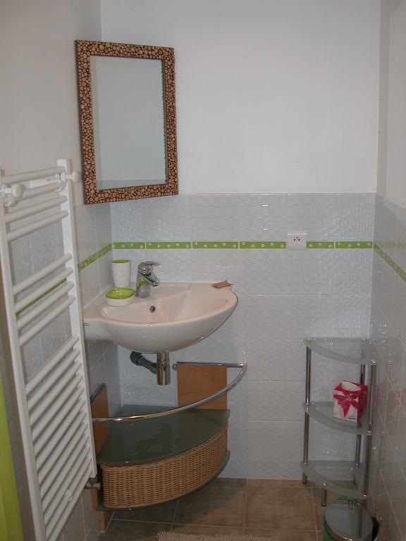 Bed and Breakfast Au Mas Des Calmettes Parisot  Zimmer foto