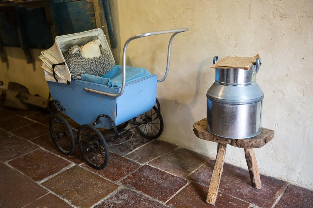 Bed and Breakfast Au Mas Des Calmettes Parisot  Exterior foto