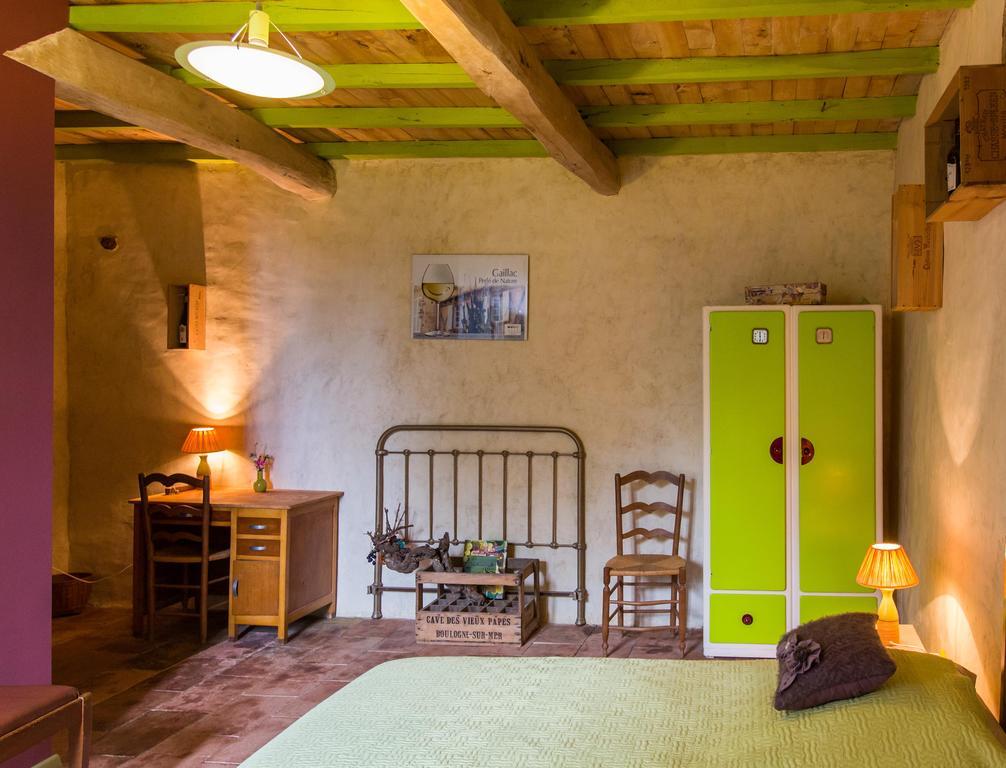 Bed and Breakfast Au Mas Des Calmettes Parisot  Exterior foto
